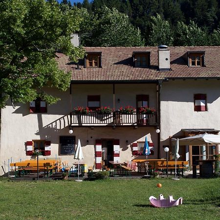Hotel Zur Kirche Magre all' Adige Екстериор снимка