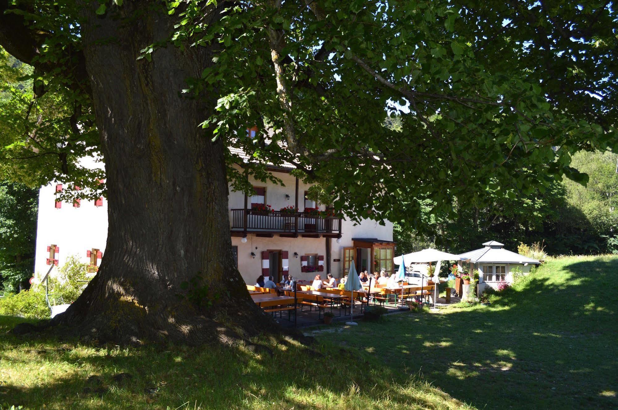 Hotel Zur Kirche Magre all' Adige Екстериор снимка